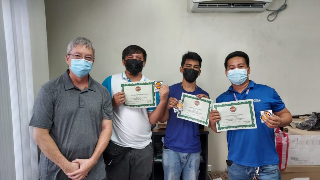 ACMI technicians with SunTrac certificates